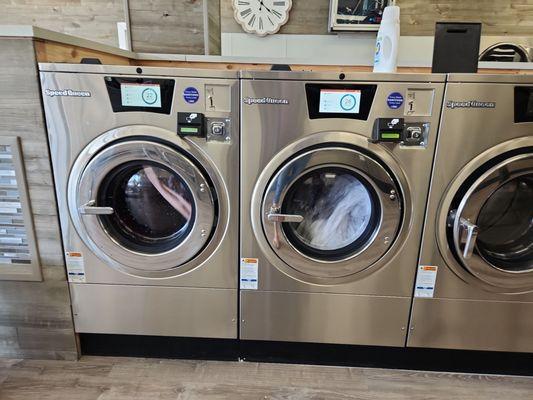 New washing machines with touch screens