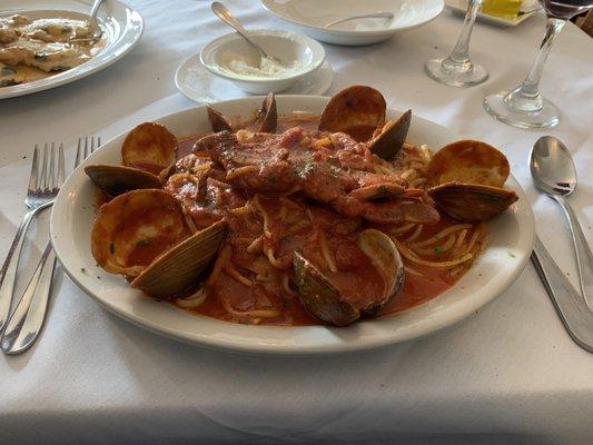 Blue crab sauce with clams.