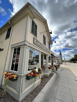 Historic restaurant on Courthouse Sq.