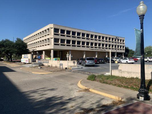 The whole Temple Public Library building.