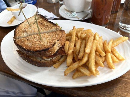 Salmon BLT w/ fries