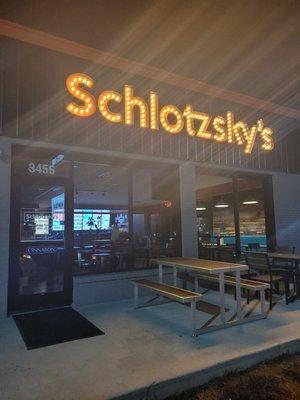 Schlotzsky's Sign