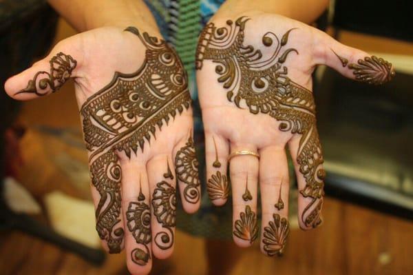 I took my friend to Shilpi's to have Mehndi put on her hands. The Mehndi artist did an amazing job! Def recommend!