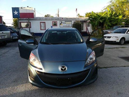 2011 Mazda3  Only 1300 Down!