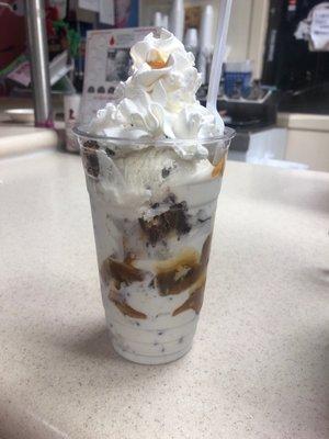 Snickers premium sundae