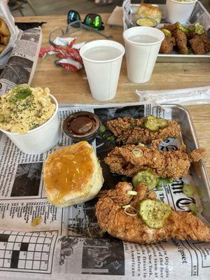 Chicken tender plate with biscuit, Mac & cheese & bbq sauce