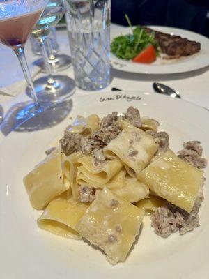 Paccheri Norcina (Large Rigatoni, Italian Sausage, Porcini, Black Truffle Crema)