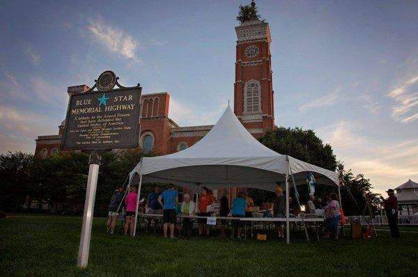 Festival on Town Square that shows Courthouse Tree