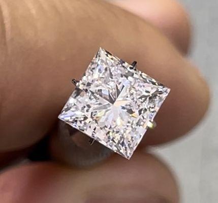 2.50 carats Lab Grown D VVS1