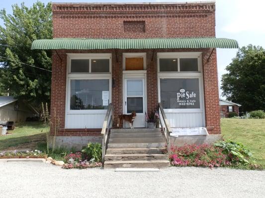 The Pie Safe Bakery and Cafe store front