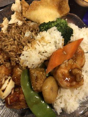 General Gau chicken with chicken fried rice and shrimp with vegetables and white rice