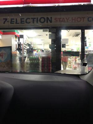 There's help wanted needed at 7 Eleven