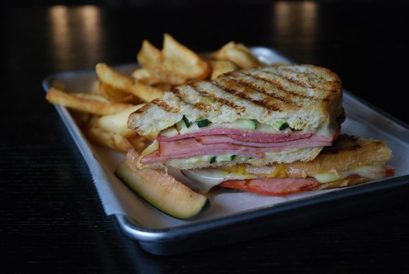 Pour House Cubano Panini