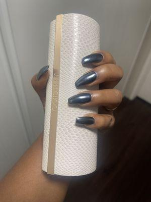 Black chrome nails