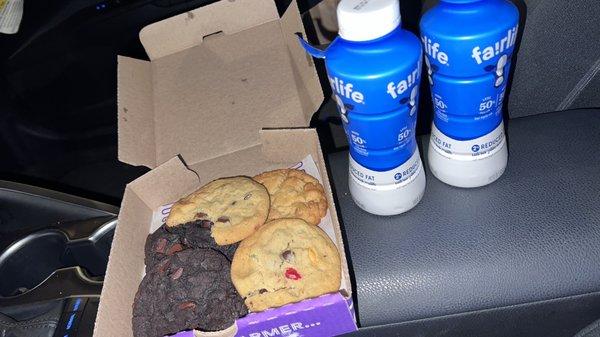 Insomnia Cookies