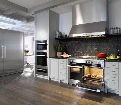 Let your passions run wild and re-imagine your daily routine, because there is nothing you can't do with a Miele Range.