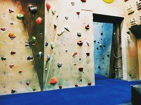 First bouldering room.