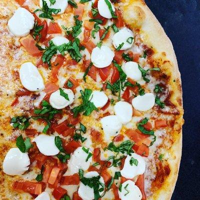 Caprese pizza