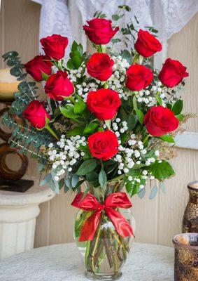 A beautiful Dozen Red Roses