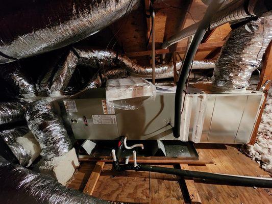 High efficiency Air Handler and brand new air R8 Air ducts