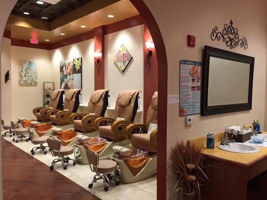 Had been update new spa pedicure chairs with liners  for the best sanitizer,