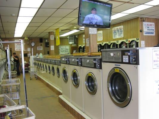 2 Flat Screen TV's and Free Wi-Fi.