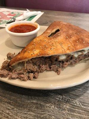 Stuffed cheesesteak pizza