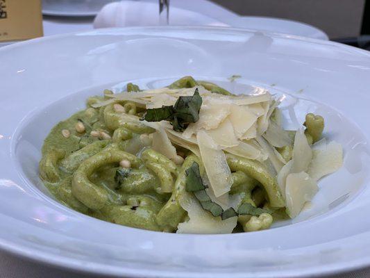 Strozzapreti al Pesto