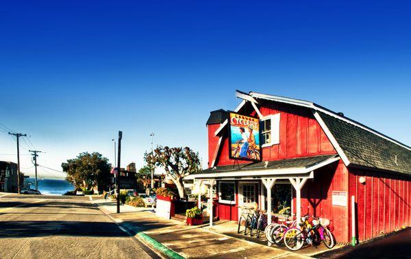 Front shot of this cool Barn in Laguna Beach!   This isn't your normal shop in a strip-mall!