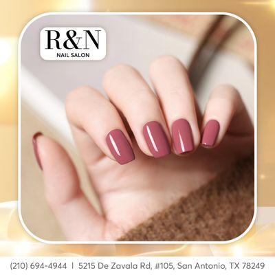 Embrace Fall with Stunning Nail Colors!
As the leaves change , so should your nails !