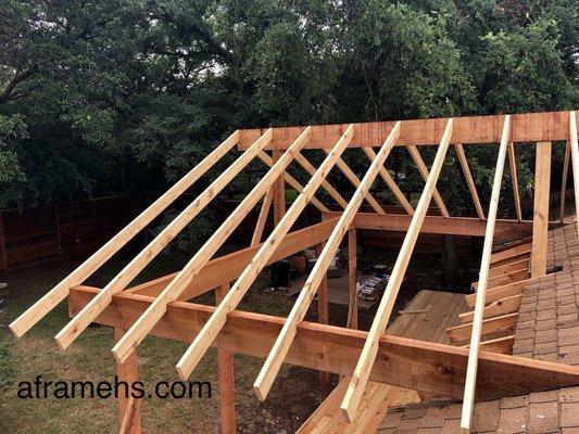 Aloysia patio - roof joists