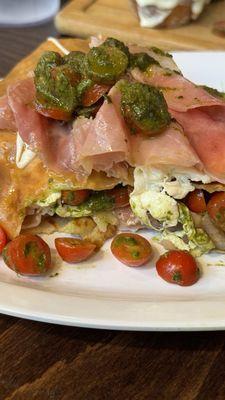 savory crepe w. smoked ham, cherry tomato mozzarella and basil pesto