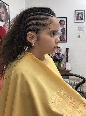 Great Braiding Salon! Outstanding Customer Service! Clean & Friendly Salon.