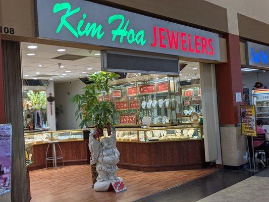 Kim Hoa Jewelers