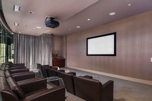 Theater room community amenity.