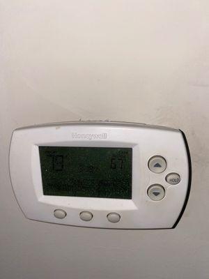 AC in the unit I stayed in. Keep in mind there are 4 roommates plus their extra people and animals.