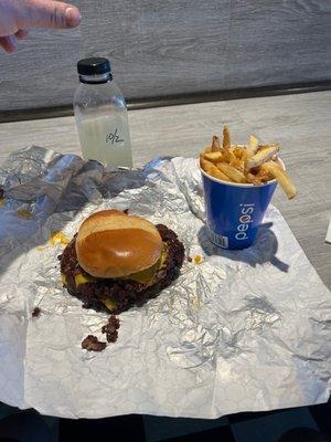 Bacon cheese burger And amazing home made fries! Delicious lemonade too!