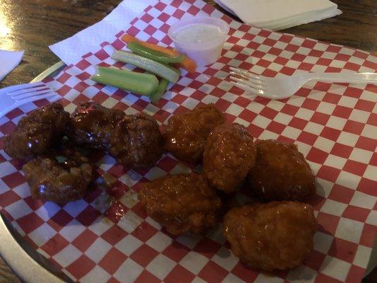 Boneless chicken wings - bbq and Buffalo flavors