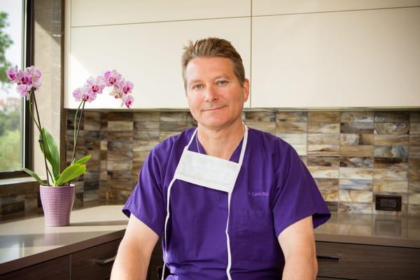 Dr. Caridi has been performing plastic surgery for over 20 years--with 3 favorite "F" words: Flair, Finesse and Fundamentals.