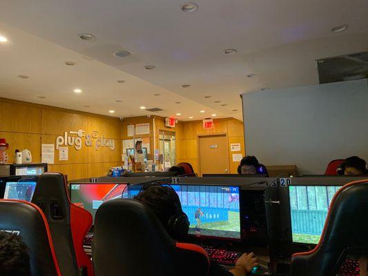 Plug and Play Gaming Cafe