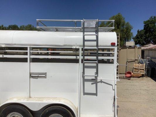 Trailer or roof rack