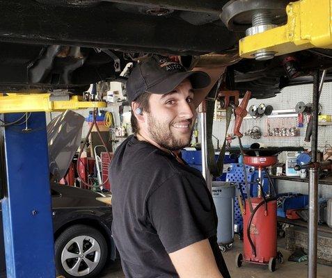 Chris is a master Land Rover technician. If you have any electrical needs, he is your guy!