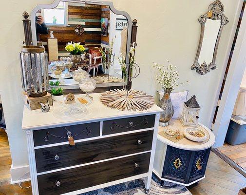 Modern Elegant Dresser and End Table