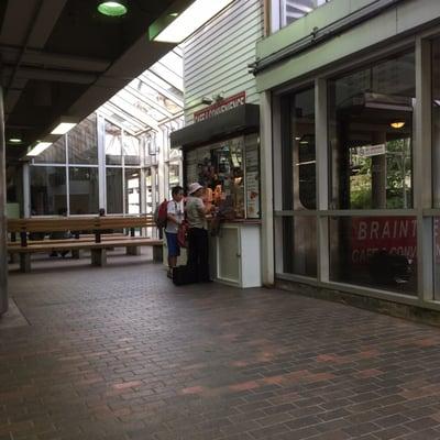 Braintree Café & Convenience inside the station.