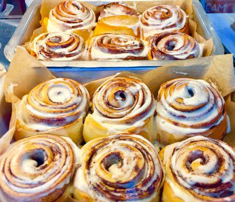 Cinnabon Classic Roll