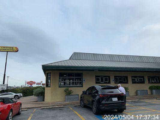 Chester's restaurant had plenty of parking with only a handful of customers on Saturday dinner time