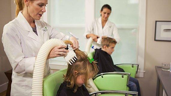 Effectively treating lice has become fast and safe with the AirAllé® device.