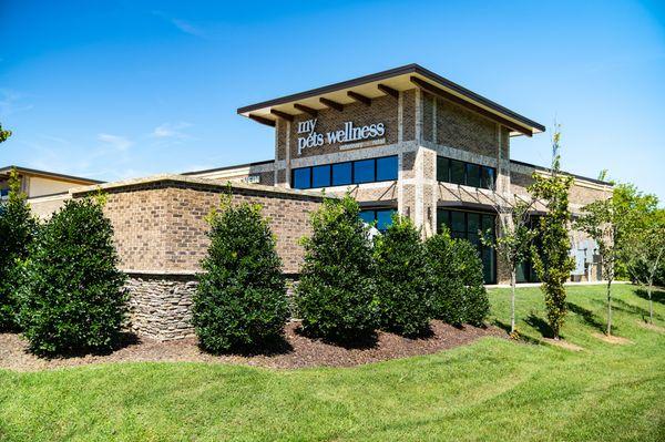 Exterior of My Pets Wellness - Spring Hill's modern veterinary facility