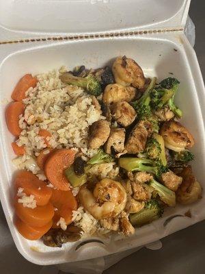 Shrim and Chicken Entree w/ fried rice and veggies