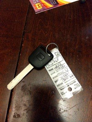 A photo of the ONE key I received that DOES NOT have remote keyless entry